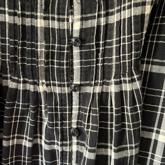 St. John’s Bay black and white striped, lightweight flannel blouse. Size Large. - Picture 5 of 8